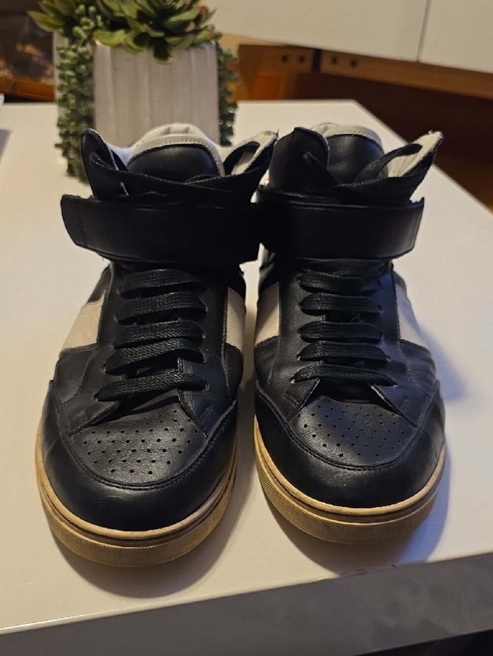 Saint Laurent Max contrasting band detail leather sneaker - Picture 5 of 9